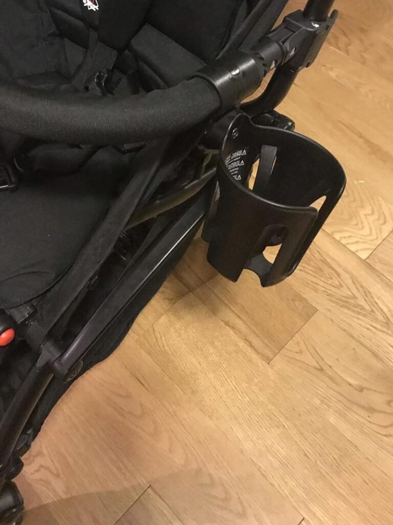 Schludertür an dem YOYO Kinderwagen Chassis verschlungen