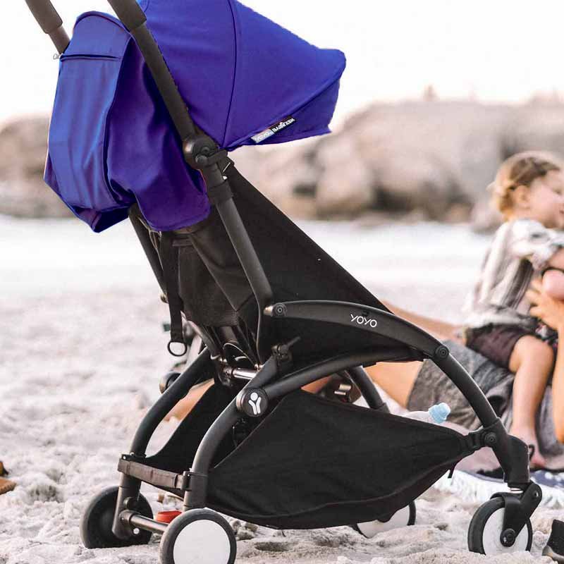 Kinderwagen am Strand